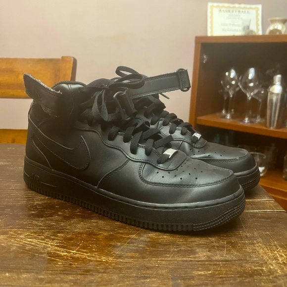 Black Air Force 1s - Picture 3 of 3